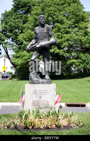 Bronzestatue des amerikanischen Kriegshelden, Gunnery Sergeant John Basilone Maschinengewehr, US-Marines Rarita, 2. Weltkrieg Weltkrieg II-USMC Stockfoto