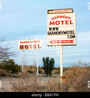 Ein Schild am Straßenrand Motel in der Joshua Tree National Park, Kalifornien, USA Stockfoto