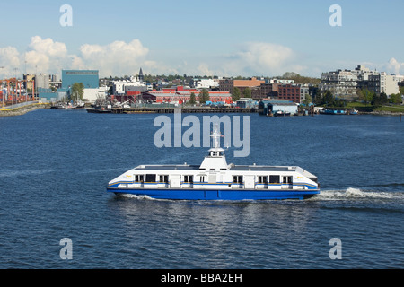 Seabus Auslaufen aus Vancouver Hafen in der Innenstadt von Vancouver, British Columbia, Kanada Stockfoto