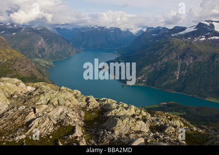 Blick von den Berggipfeln am Stryn See, Strynvatnet, Norwegen, Skandinavien, Europa Stockfoto