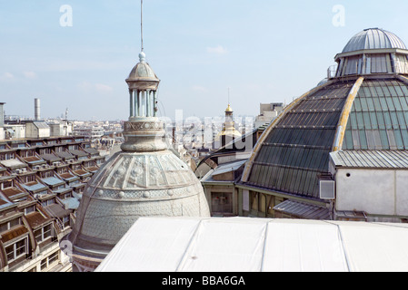 Das reich verzierte Dach des Kaufhauses Printemps in Paris Stockfoto