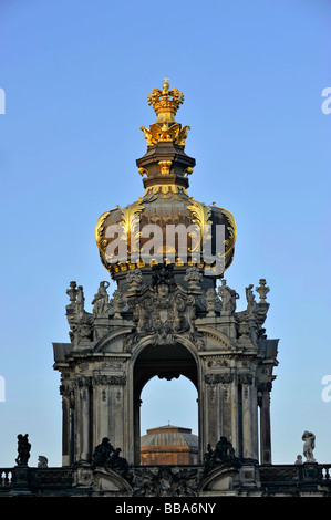 Zwinger Palace, Zwingermoat, Crown Gate Dach Haube, Dresden, Freistaat Sachsen, Deutschland, Europa Stockfoto