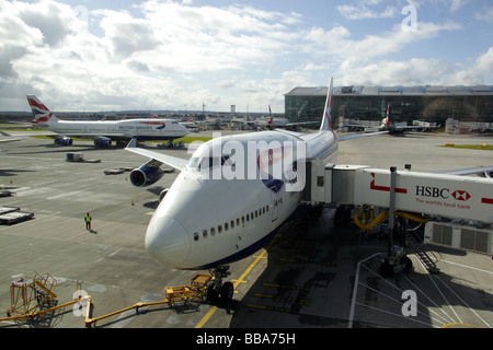 British Airways Jumbo 747 am Heathrow Terminal 5 Stockfoto