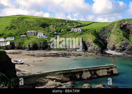 die Hafeneinfahrt in port Isaac in Nord Cornwall, Großbritannien Stockfoto