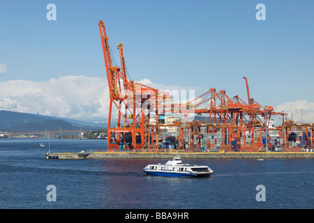 Seabus Auslaufen aus Vancouver Hafen in der Innenstadt von Vancouver, British Columbia, Kanada Stockfoto