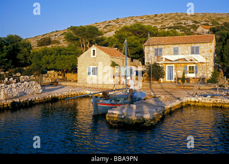 Fischers Hafen, Insel der Kornaten, Dalmatien, Kroatien Stockfoto