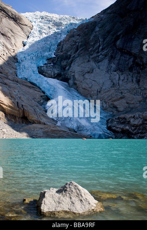 Briksdalsbreen Gletscher mit Gletschersee, Norwegen, Skandinavien, Europa Stockfoto