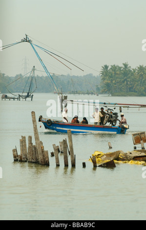 Indien, Kerala Backwaters. Fähre in den Backwaters zwischen Kollam, Allepey. Keine Releases zur Verfügung. Stockfoto