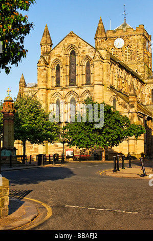 Hexham Abbey gesehen von der Spitze der Haltstile Bank in der Marktstadt von Hexham Northumberland Stockfoto