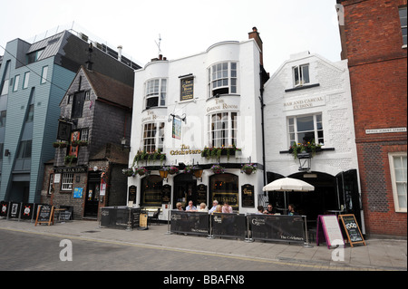 Die Cricketers und Black Lion Pubs im Bereich der Brighton Lanes Stockfoto