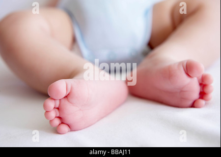 Nahaufnahme eines Babys Füße Stockfoto