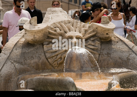 Detail der Fontana La Barcaccia Brunnen, Spanische Treppe, Piazza di Spagna, Rom, Latium, Italien Stockfoto