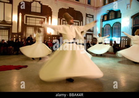 Leistung von tanzenden Derwische von Galata Mevlevi Lodge Sultanahmet Istanbul Türkei (c) Marc Jackson Fotografie Stockfoto