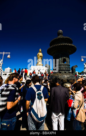 China, Provinz Zejiang, Zhoushan-Präfektur, Mount Putuo. Statue von Guan Yin auf Zizhulin (紫竹林). Stockfoto