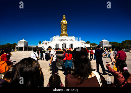 China, Provinz Zejiang, Zhoushan-Präfektur, Mount Putuo. Statue von Guan Yin auf Zizhulin (紫竹林). Stockfoto