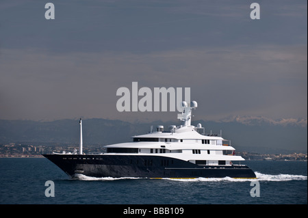 Abeking Rasmussen 78,3 m super Yacht C2 im Gange vor Cannes am Ende des Jahres 2008 ins Leben gerufen und an ihre neuen Besitzer 2009 übergeben Stockfoto