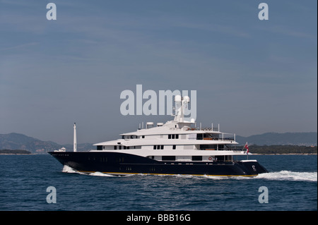 Abeking Rasmussen 78,3 m super Yacht C2 im Gange vor Cannes am Ende des Jahres 2008 ins Leben gerufen und an ihre neuen Besitzer 2009 übergeben Stockfoto