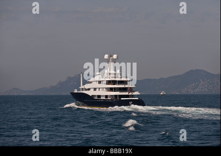 Abeking Rasmussen 78,3 m super Yacht C2 im Gange vor Cannes am Ende des Jahres 2008 ins Leben gerufen und an ihre neuen Besitzer 2009 übergeben Stockfoto