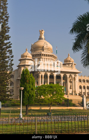 Vidhana Soudha Sekretariat und staatliche Gesetzgeber Bangalore Karnataka Indien Stockfoto