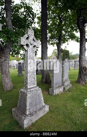 Crathie Kirkyard in der Nähe von Balmoral Castle, Schottland, wo viele der Königsfamilien Diener von Balmoral begraben sind Stockfoto