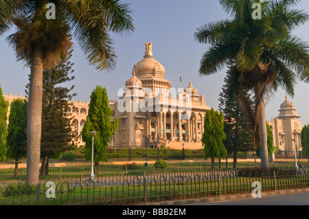 Vidhana Soudha Sekretariat und staatliche Gesetzgeber Bangalore Karnataka Indien Stockfoto