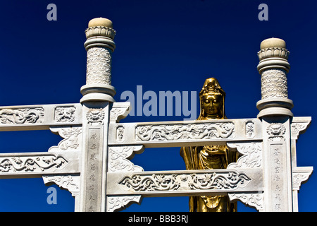 China, Provinz Zejiang, Zhoushan-Präfektur, Mount Putuo. Statue von Guan Yin auf Zizhulin (紫竹林). Stockfoto