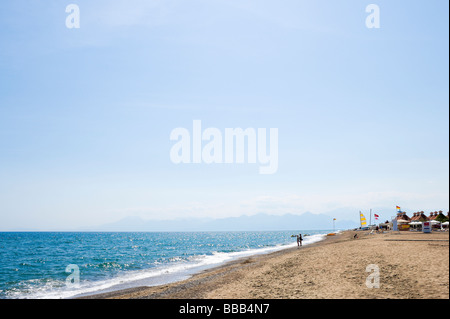 Strand vor dem Barut Lara Hotel Lara Beach, in der Nähe von Antalya, Mittelmeerküste, Türkei Stockfoto