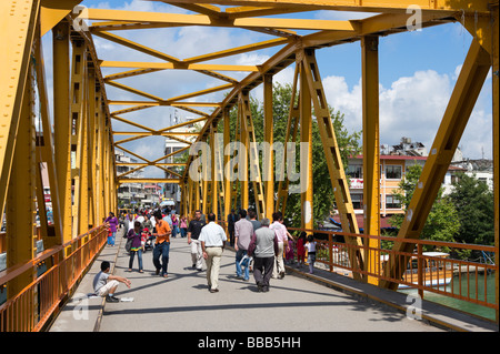 Brücke über den Fluss in der Stadt Zentrum, Manavgat, Mittelmeerküste, Türkei Stockfoto