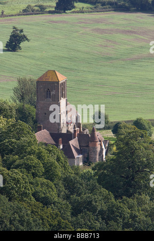 Wenig Malvern Priory von Malvern Hills mit Landwirtschaft Landwirtschaft Hintergrund, Worcestershire, UK gesehen. Stockfoto