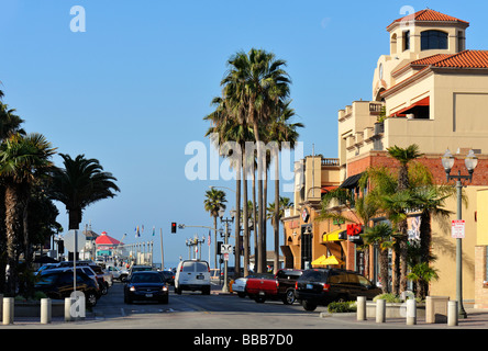 Hauptstraße in Richtung Pier, Huntington Beach CA Stockfoto
