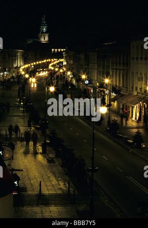 Polen Warschauer Nowy Swiat Straße Schnee in der Nacht Stockfoto