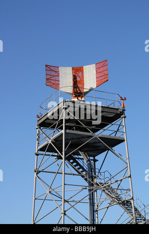 Radarturm am Flughafen. Birmingham-UK Stockfoto