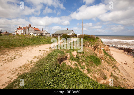 UK England Norfolk Happisburgh Versagen Küstenerosion Verteidigung drohenden Klippen Eigenschaften Stockfoto