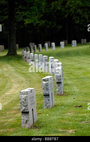 Die Gräber der deutschen zweiten Weltkrieg Soldaten in Huertgenwald Friedhof in der Eiffel-Region Deutschlands Stockfoto