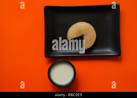 Stillleben mit geschnittenen chinesischen Pfannkuchen Stockfoto