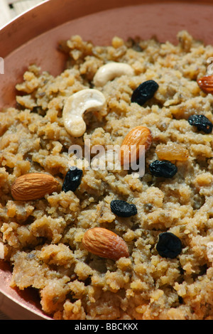 Moong Dal Halwa – eine indische Süßspeise Stockfoto