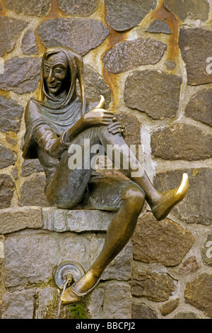 Freiheitsstatue (Karlheinz Goedke, 1951) Till Eulenspiegel auf dem Rathausplatz in der Stadt Mölln, Schleswig Holstein, Deutschland Stockfoto