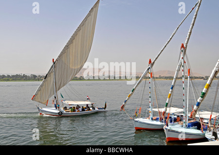 Luxor-Theben-Nil Ägypten Feluke Segelboot Kreuzfahrt Stockfoto