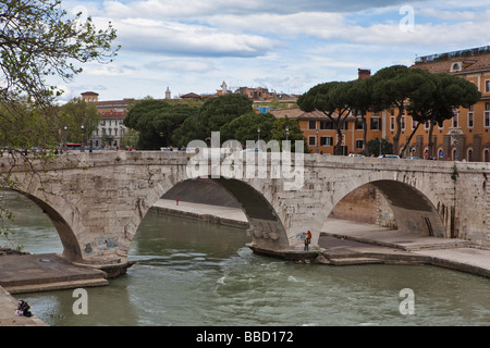 Ponte Cestio, Cestio Brücke über den Tiber, Tevere, Roma, Lazio, Italien Stockfoto