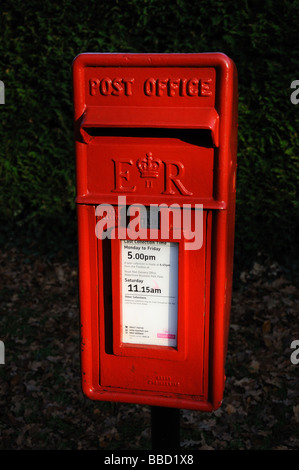 Royal Mail rot Briefkasten Stockfoto