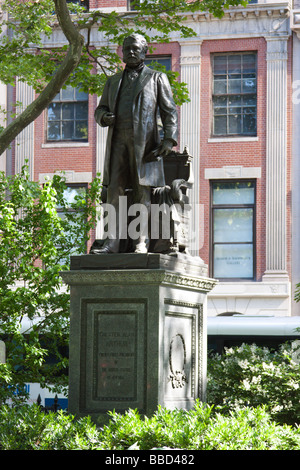 Statue von Präsident Chester A. Arthur im Madison Square Garden, New York NY USA Stockfoto