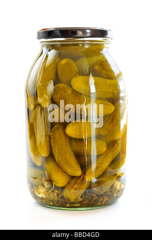 Klares Glas grüne eingelegte Gurken Stockfoto
