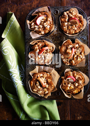 Apfel-Müsli-Muffins Stockfoto