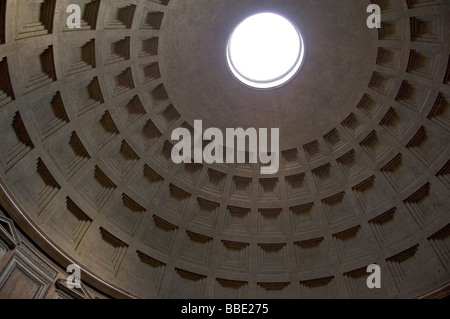 Der Pantheon-Kuppel von innen (Rom) Stockfoto