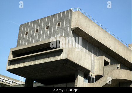 Nahaufnahme der architektonischen Details auf der Hayward Gallery im Southbank Centre in London Stockfoto