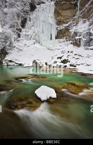 Gefrorenen Wasserfall in der Tiefenbach-Schlucht im Winter, Nord-Tirol, Österreich, Europa Stockfoto