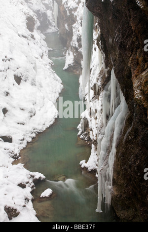 Brandenberg, Brandenberger Ache River, Tiefenbach Schlucht im Winter, Nord-Tirol, Österreich, Europa Stockfoto