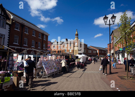 Ormskirk Stadtzentrum am Markttag Stockfoto