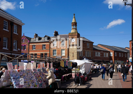 Ormskirk Stadtzentrum am Markttag Stockfoto