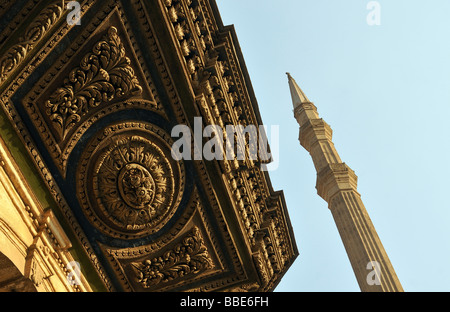 Detail der reich geschmückten Brunnen und Minarett Moschee von Muhammad Ali Pascha Alabaster Moschee Zitadelle von Kairo Ägypten Stockfoto